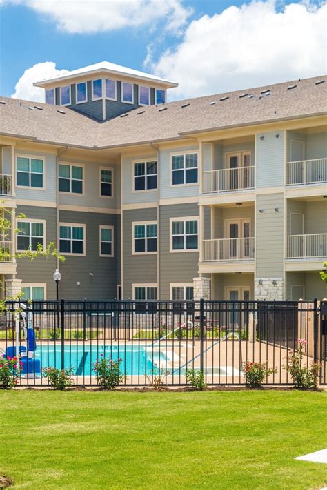 The Villages at Ben White Apartments Austin, TX .